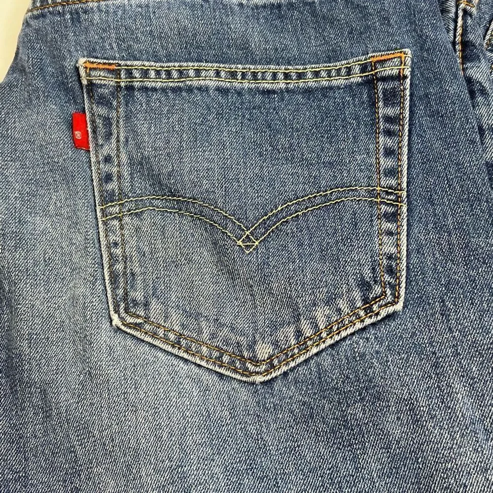 Levi’s 505 medium wash jeans size 34 X 32